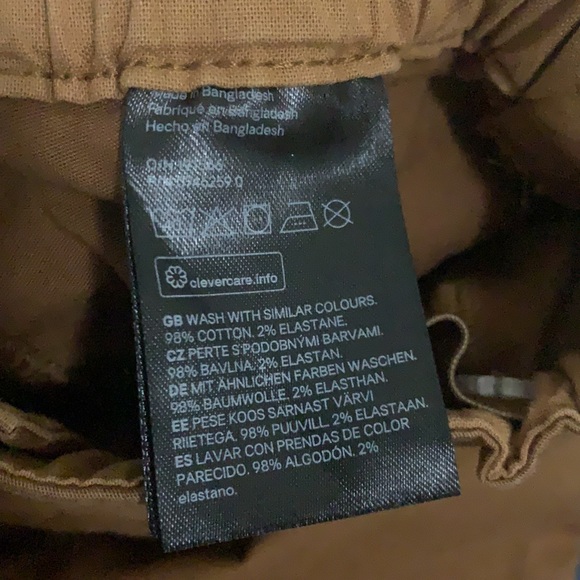 Pair of kid's H&M pants in EUC! Size 3-4Y Used only a few times. - Picture 5 of 5